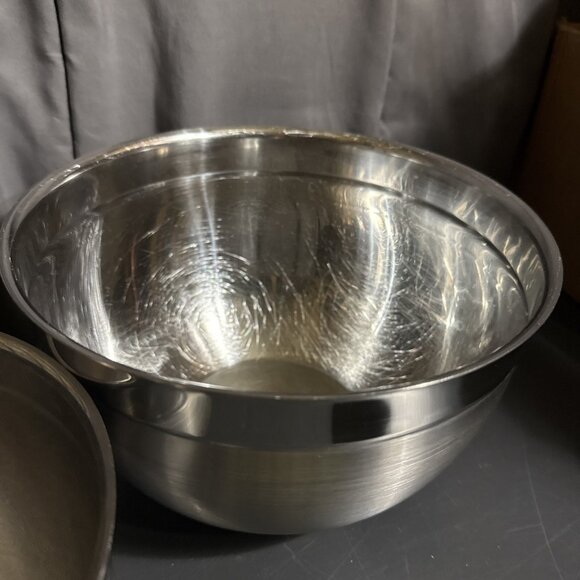 Stainless Steel Mixing Bowls Set Of 2 7.5” & 9.5” - Picture 9 of 15